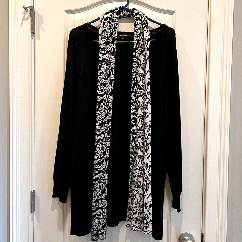 1X Verve Ami Black sweater with scarf
